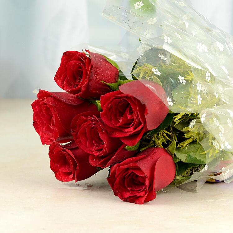 6 Pcs Of Red Roses Bunch