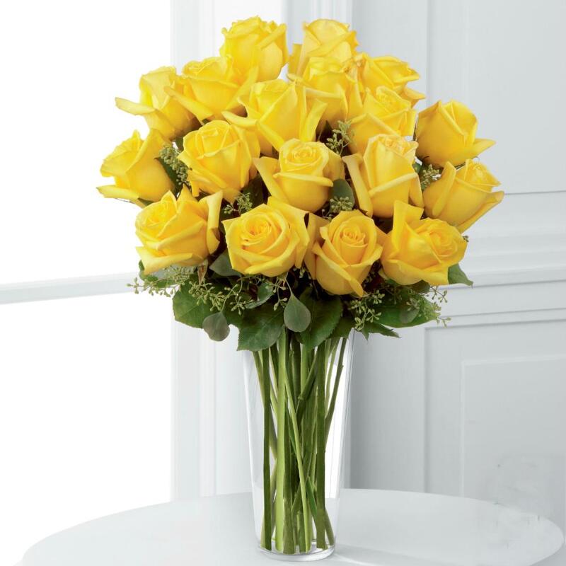18 Sparkling Yellow Roses