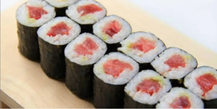 Salmon Maki 6pcs